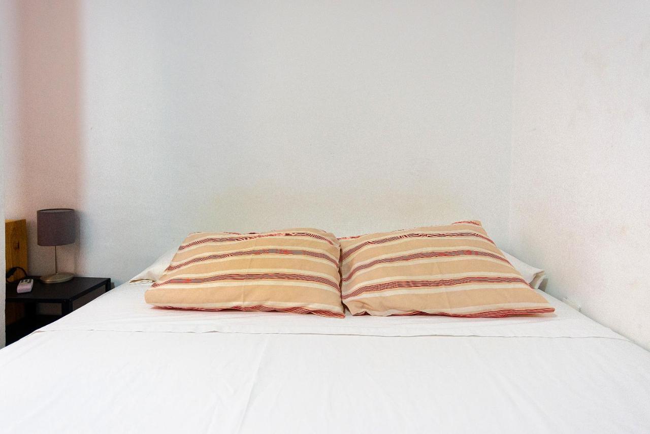 Rooms Young People Only, Soho Citycenter Málaga Esterno foto