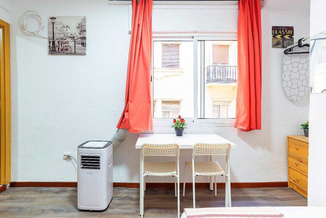 Rooms Young People Only, Soho Citycenter Málaga Esterno foto