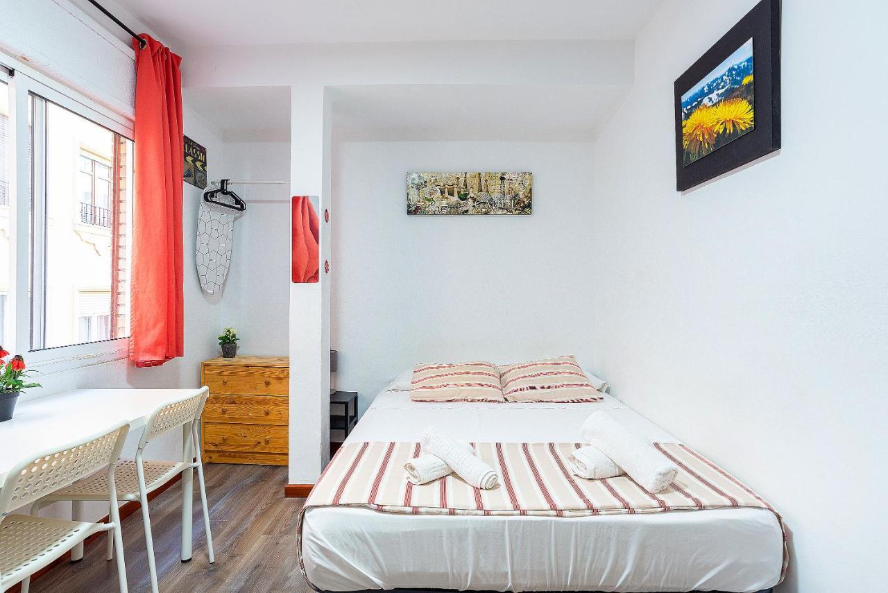 Rooms Young People Only, Soho Citycenter Málaga Esterno foto